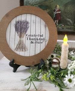 Farmhouse Cottage Grateful Lavender Round Sign
